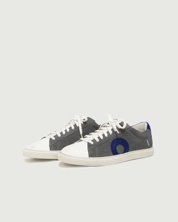 Alternative view of Low 1 | Wallaby