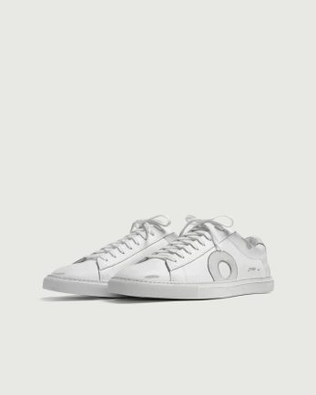 Alternative view of Low 1 | White Wall