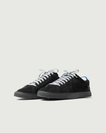Alternative view of Low 1 | Core Black